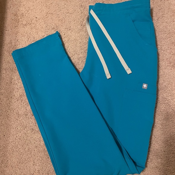 Limited Edition FIGS Teal Scrubs - Picture 6 of 9